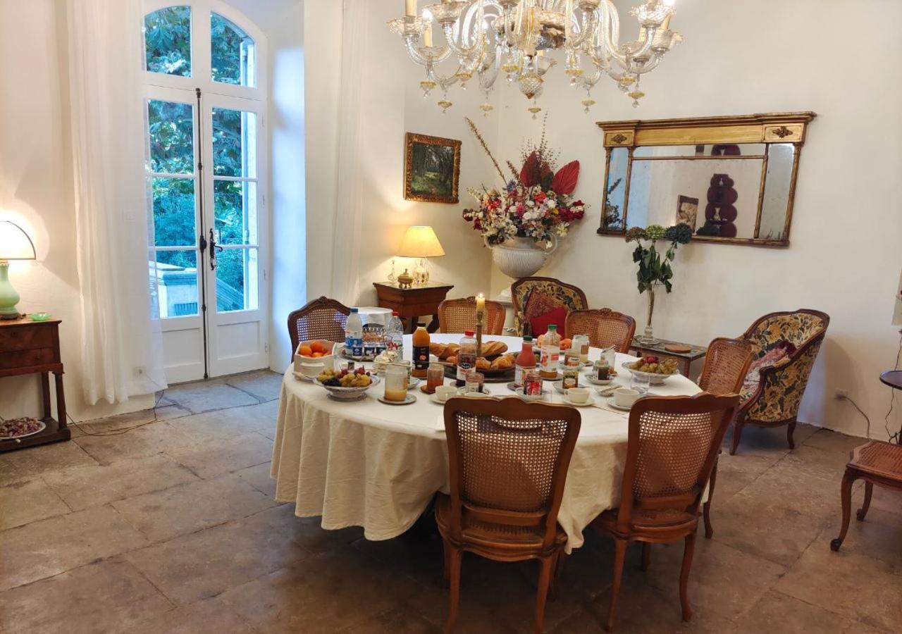 Bed and Breakfast Rue Du Chateau A Cabrieres D'Avignon Exterior foto