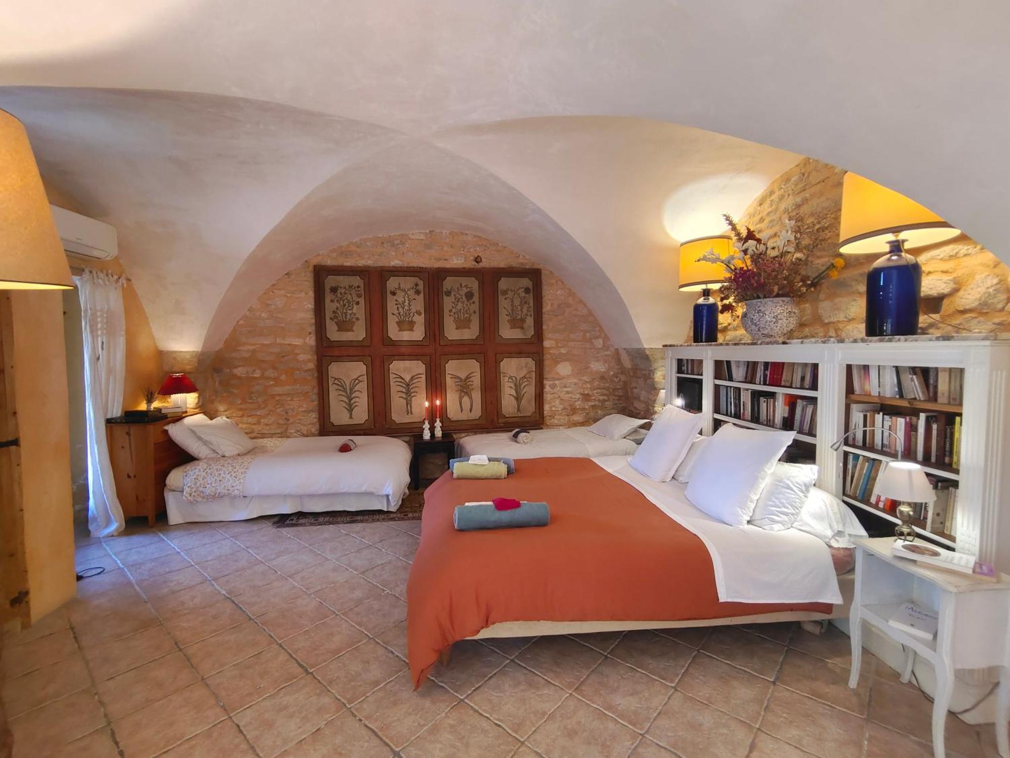 Bed and Breakfast Rue Du Chateau A Cabrieres D'Avignon Exterior foto
